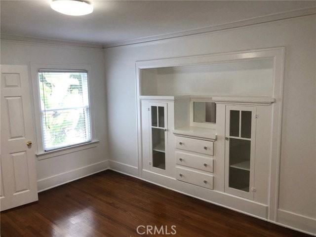 1085 Loma Dr - Photo 6 of 8