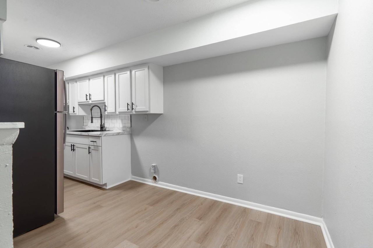 1901 Apartments - Photo 7 of 21
