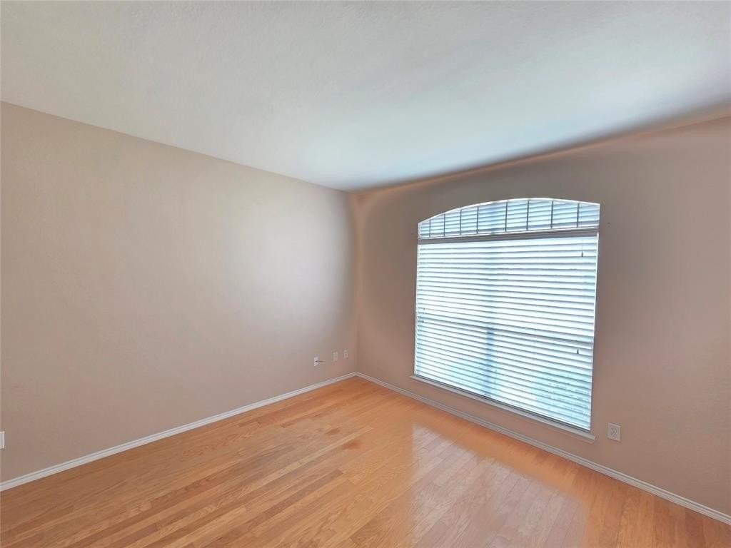 625 Manchester Dr - Photo 5 of 40