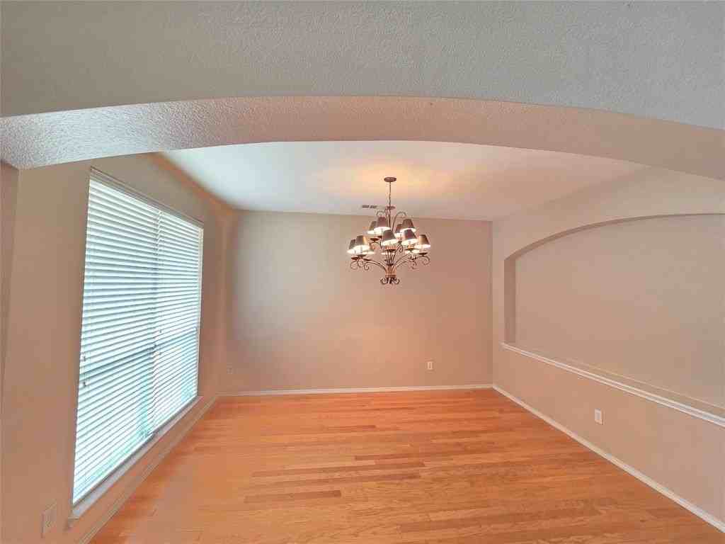 625 Manchester Dr - Photo 7 of 40