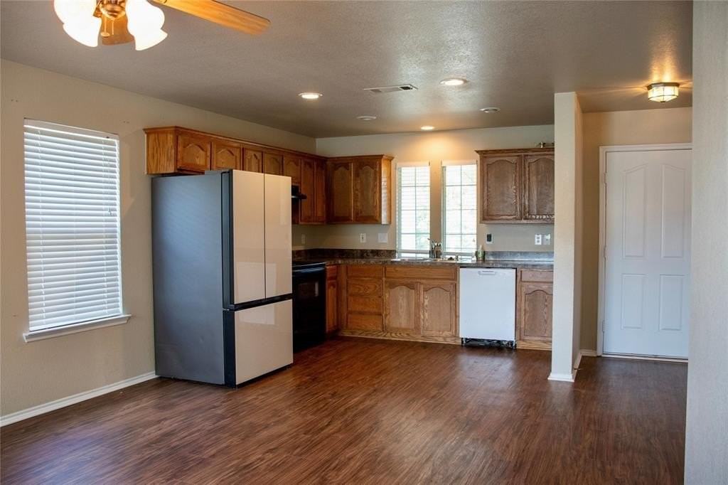 10921 Colonial Heights Ln - Photo 2 of 13