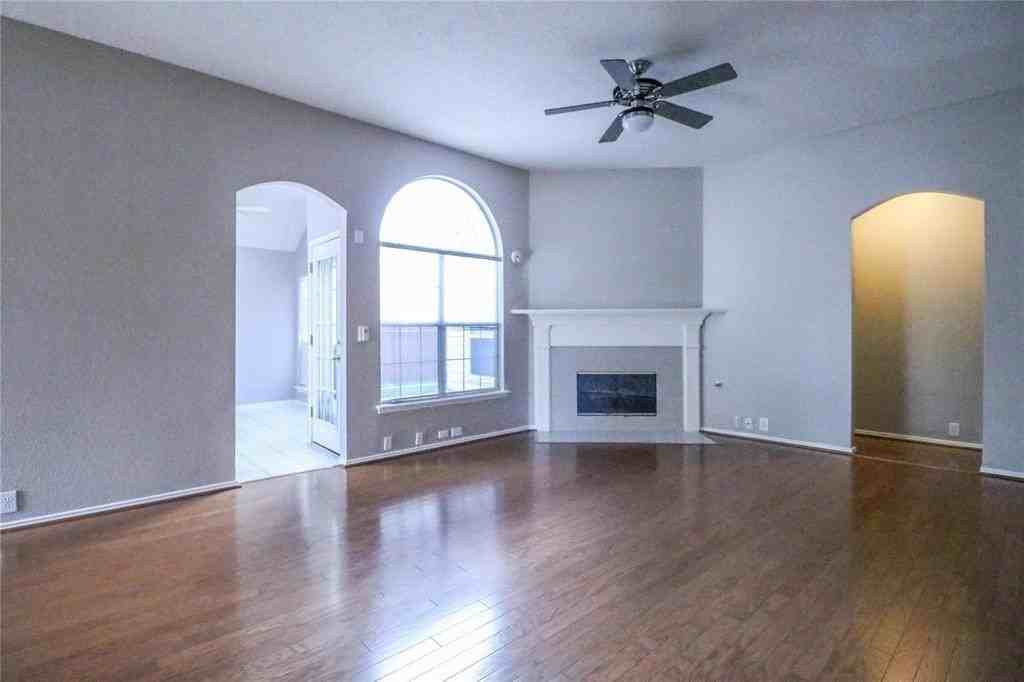 10613 Brandenberg Dr - Photo 5 of 21