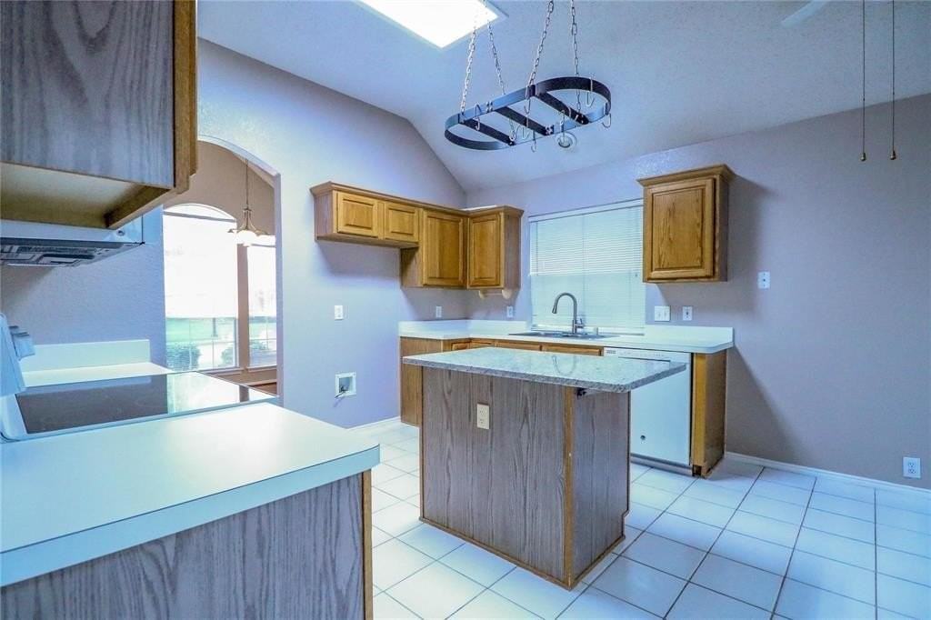 10613 Brandenberg Dr - Photo 7 of 21