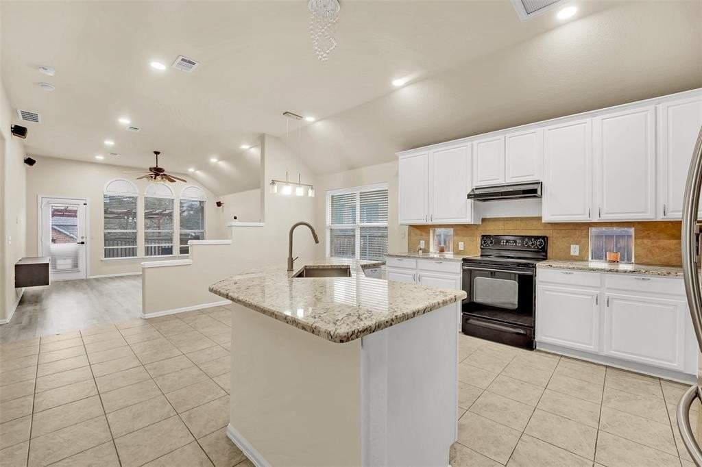 629 Rosarita Rd - Photo 6 of 33