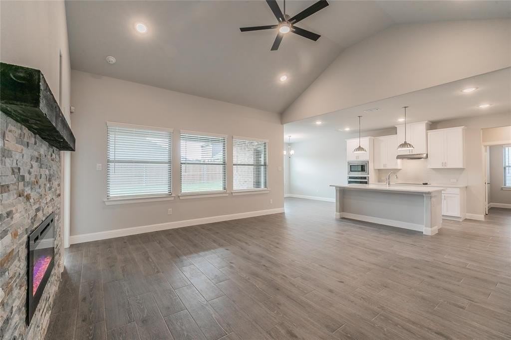 232 Gardenia Dr - Photo 4 of 36