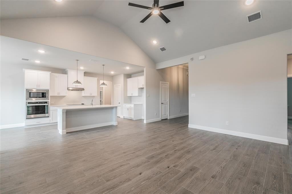 232 Gardenia Dr - Photo 5 of 36