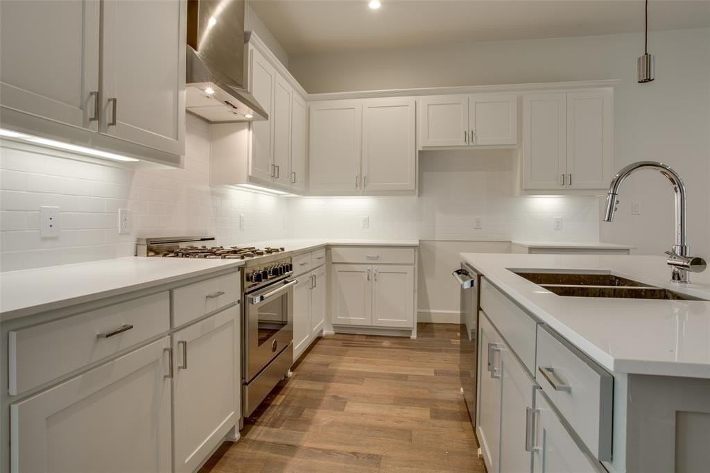 5202 Capitol Ave #1103 - Photo 5 of 21