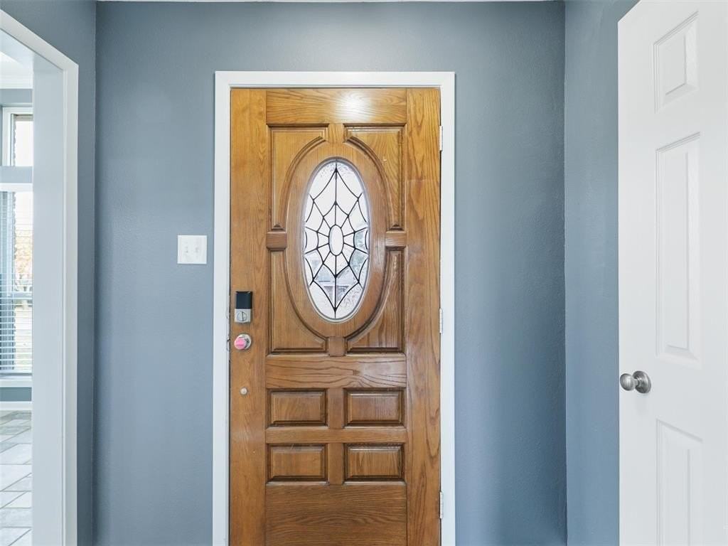 508 Castlegate St - Photo 2 of 24