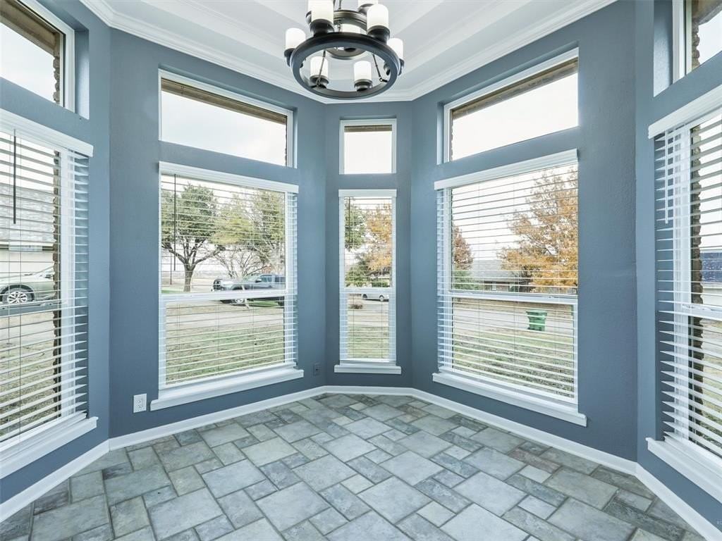 508 Castlegate St - Photo 3 of 24