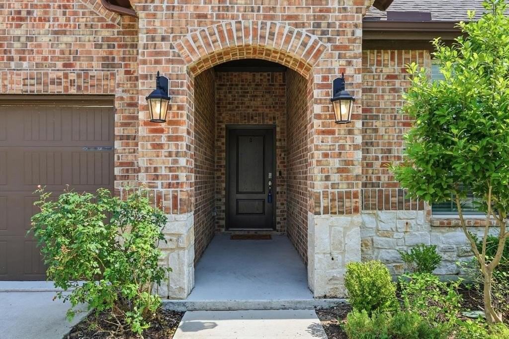 3949 Sidney Ln - Photo 3 of 38