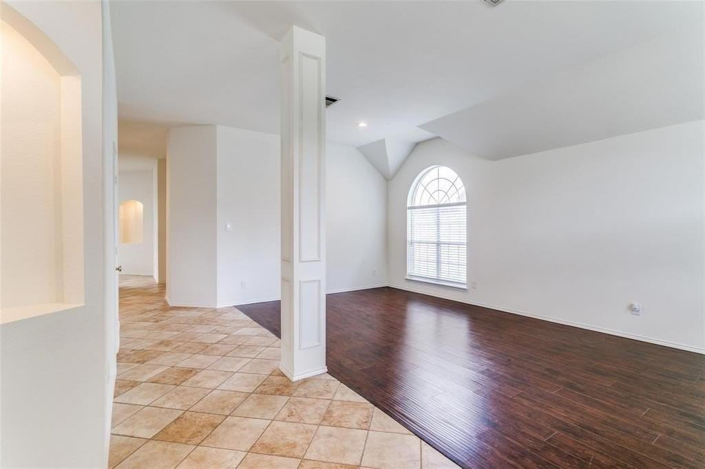 104 Dorsett Dr - Photo 5 of 25