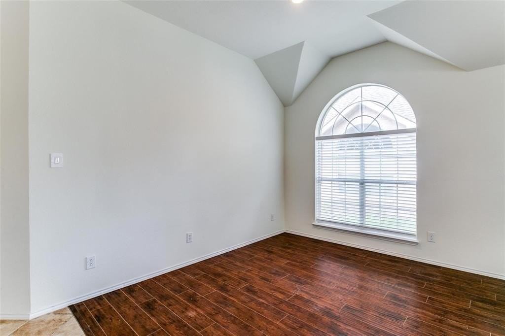 104 Dorsett Dr - Photo 7 of 25