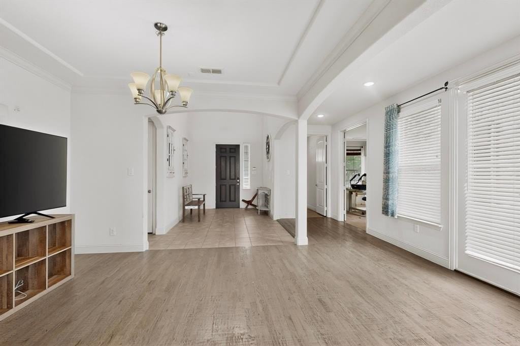 151 Darian Dr - Photo 4 of 40