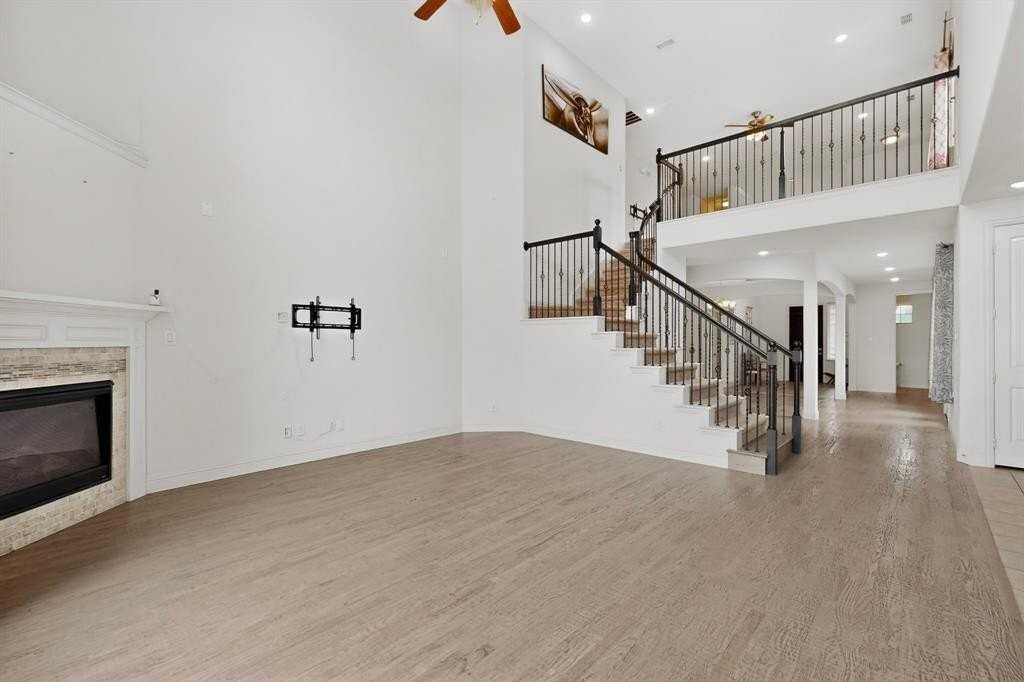 151 Darian Dr - Photo 6 of 40
