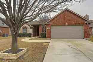 2440 Deerwood Dr - Photo 1 of 1