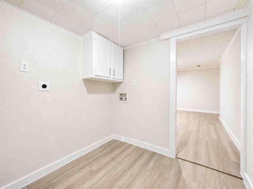 299 Francis St - Photo 7 of 12