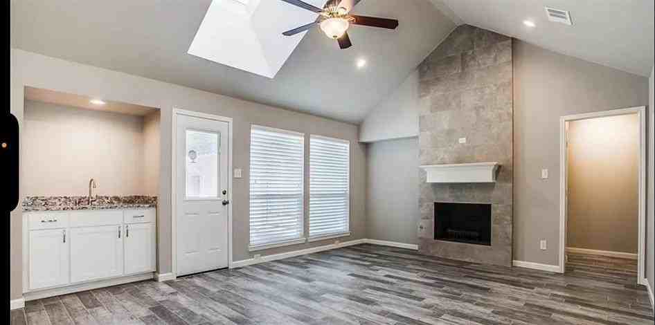 6919 Echo Bluff Dr - Photo 3 of 16