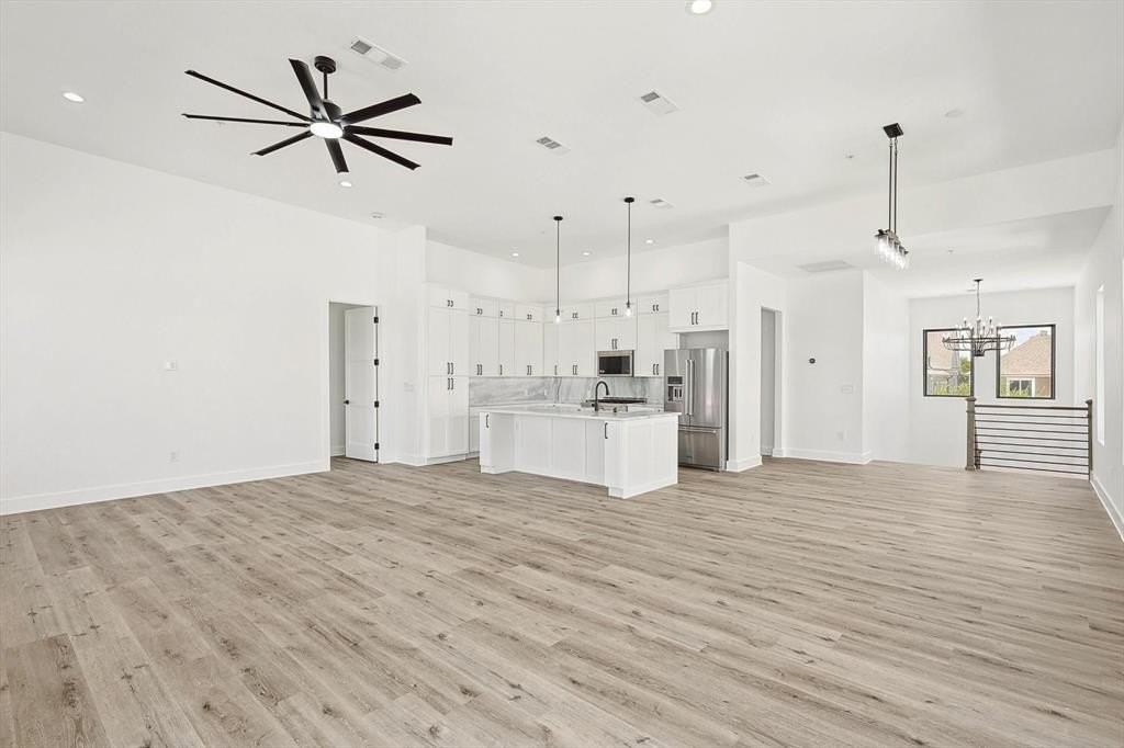 767 W Main St #201 - Photo 7 of 33