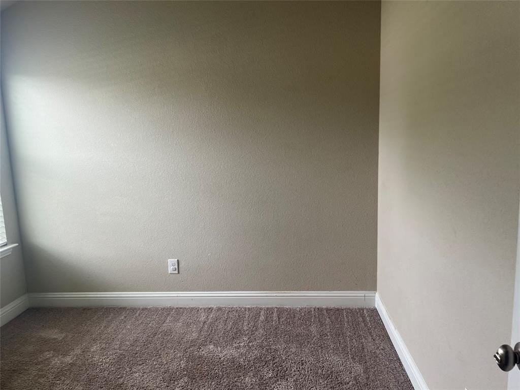 1402 Warringwood Dr - Photo 6 of 16