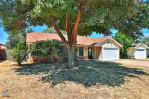 featured image of 3674 Radcliff Rd