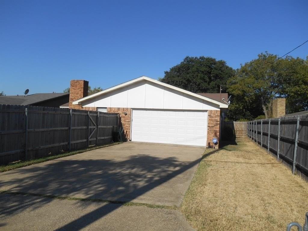 10371 White Elm Rd - Photo 2 of 11