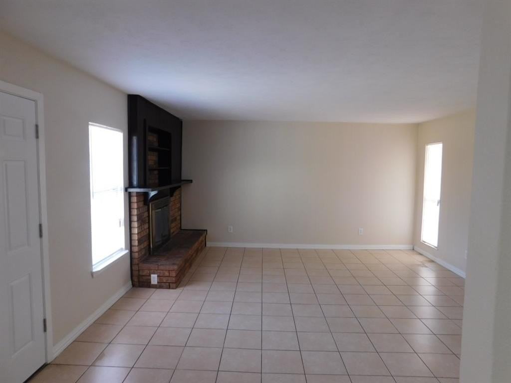 10371 White Elm Rd - Photo 6 of 11