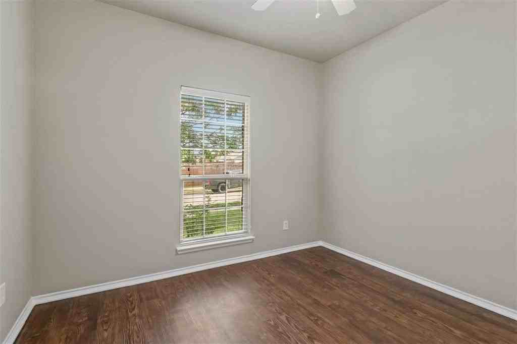 5417 Beacon Ln - Photo 7 of 17