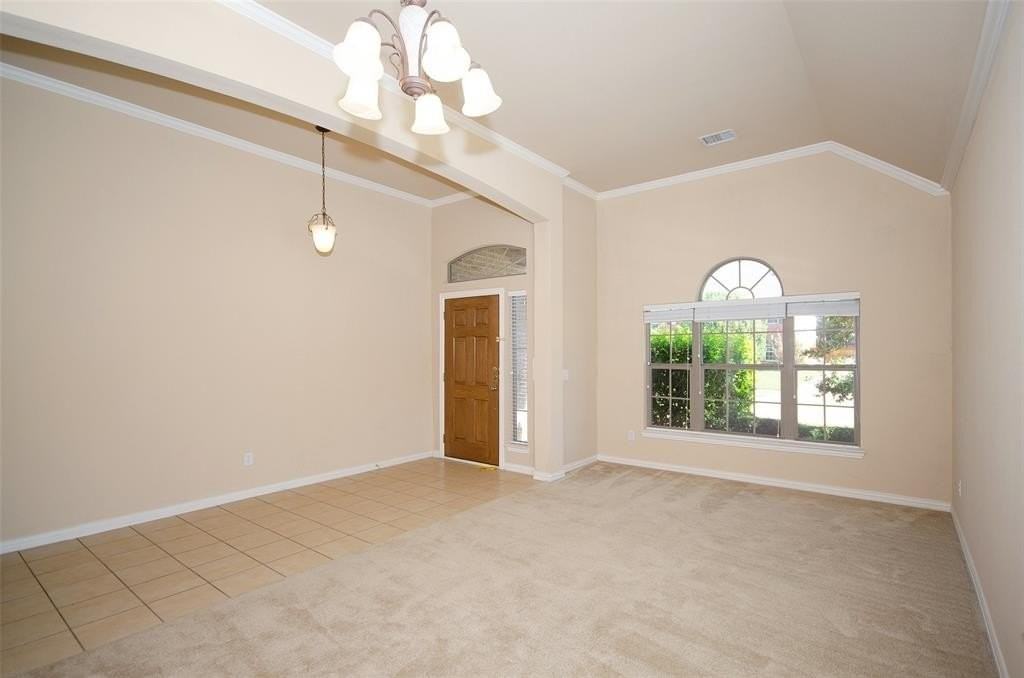907 Mustang Ridge Dr - Photo 2 of 24