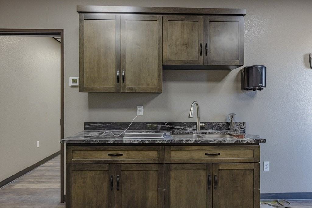 1661 W Rev Dr - Photo 4 of 20