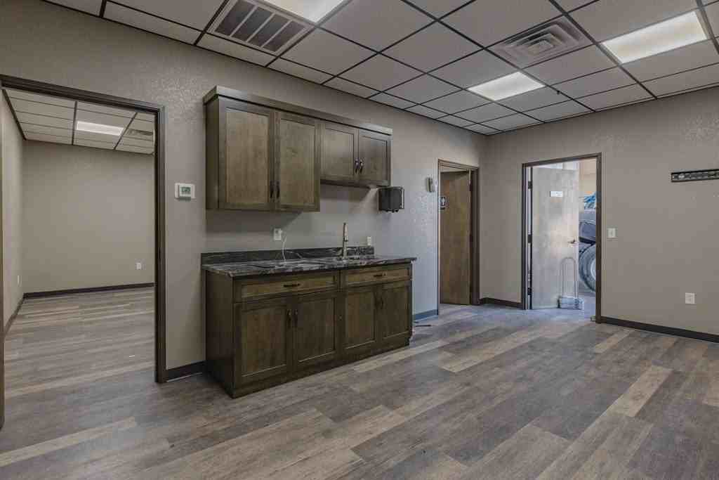 1661 W Rev Dr - Photo 5 of 20