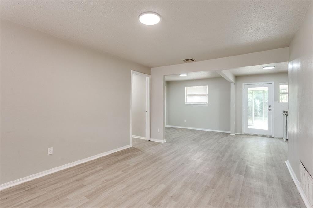 2908 Sw 62nd St - Photo 5 of 49