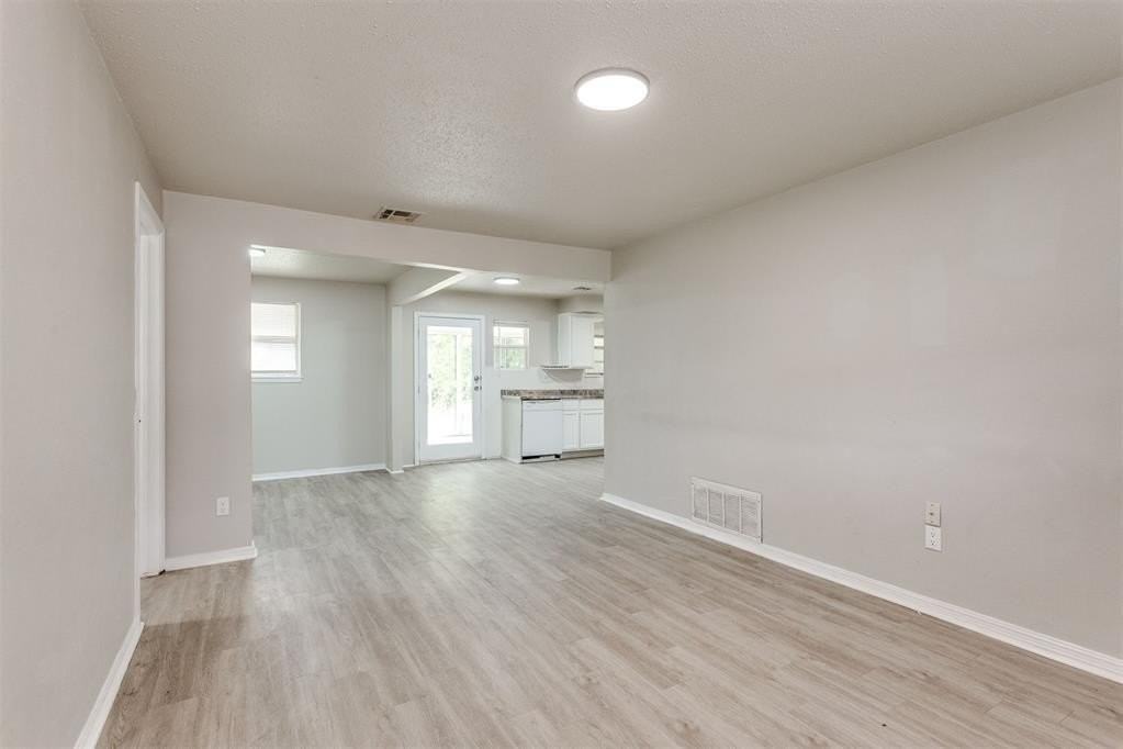 2908 Sw 62nd St - Photo 6 of 49