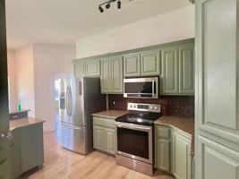 featured image of 1121 Charlton Rd