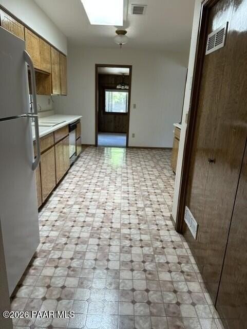 887 N Cochise Dr - Photo 3 of 10