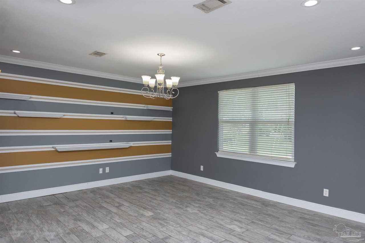 8240 Tempest Dr - Photo 5 of 28