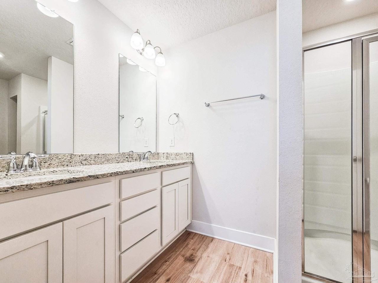 1463 Iroquois Ct - Photo 6 of 28