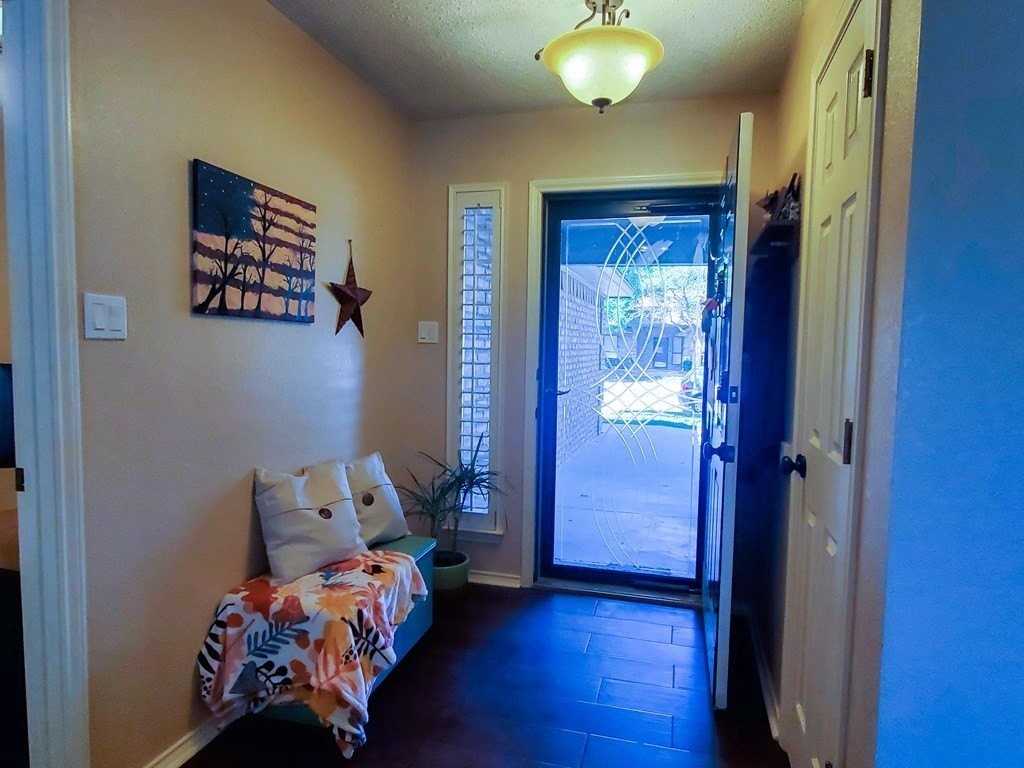 3306 Oakmont Dr - Photo 3 of 26