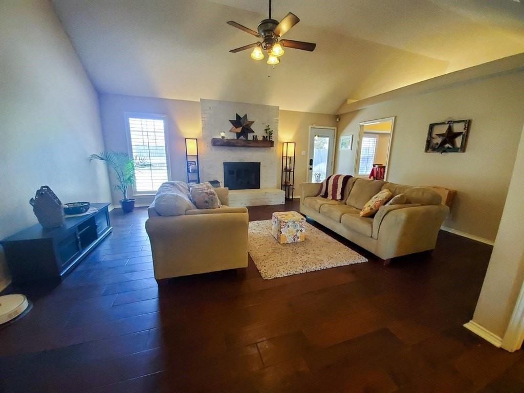 3306 Oakmont Dr - Photo 5 of 26