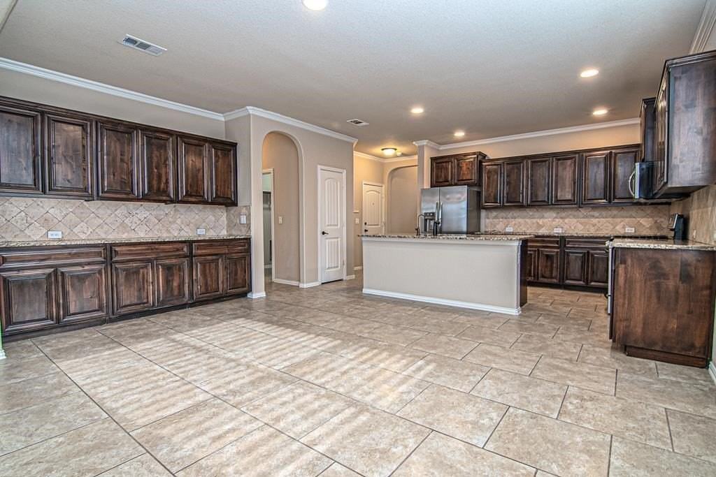 6612 Colony Rd - Photo 6 of 30