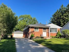 featured image of 2609 Maplewood Ave