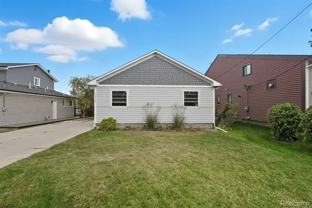 37752 Huron Pointe Dr - Photo 1 of 1
