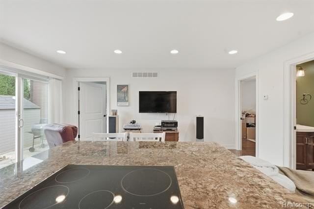 37752 Huron Pointe Dr - Photo 6 of 44