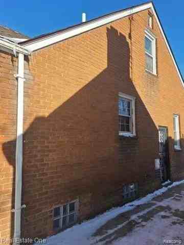 8254 Sussex St - Photo 2 of 37