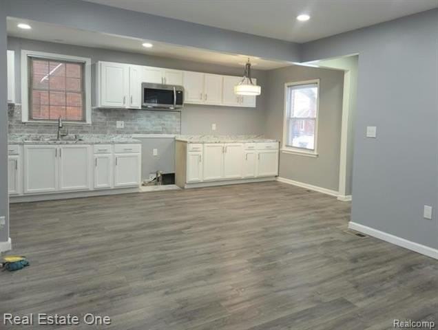 8254 Sussex St - Photo 6 of 37