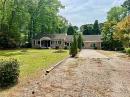 featured image of 201 Frank Dr