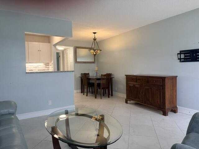 216 Berkshire K - Photo 7 of 15