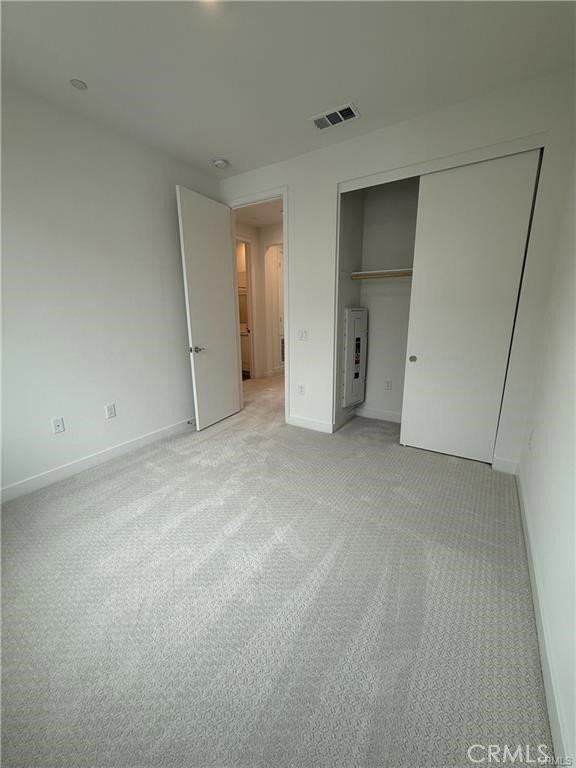 677 S Lyon St - Photo 3 of 8