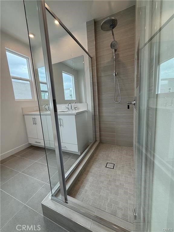 677 S Lyon St - Photo 4 of 8