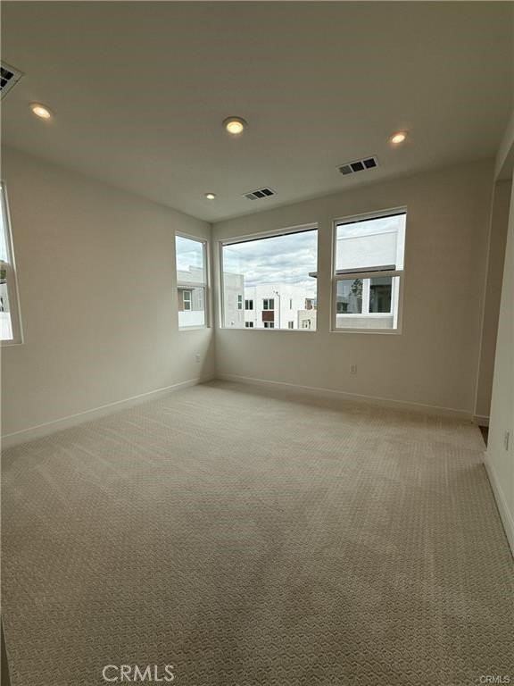 677 S Lyon St - Photo 6 of 8