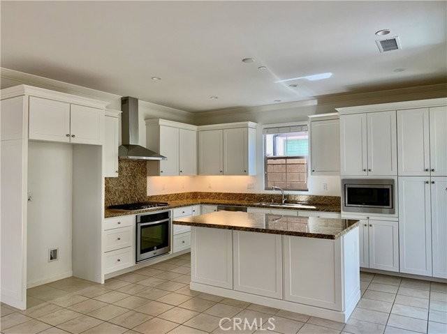 112 Breakwater - Photo 7 of 8
